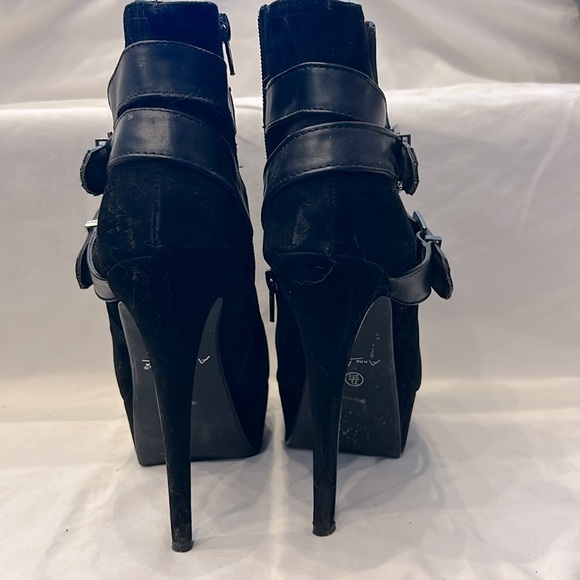 Black Anne Michelle High Heel Ankle Boots - Picture 4 of 8
